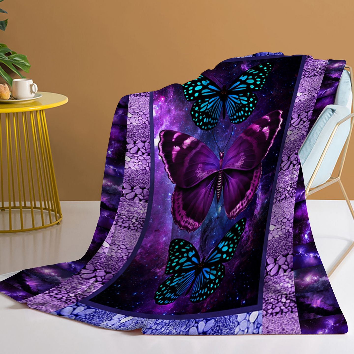 1pc Cozy Butterfly Printed Flannel Blanket - Soft, Warm, And Lightweight Throw For Couch, Sofa, Office, Bed, Camping, And Travel - Multi-Purpose Gift For All Seasons With Versatile Design