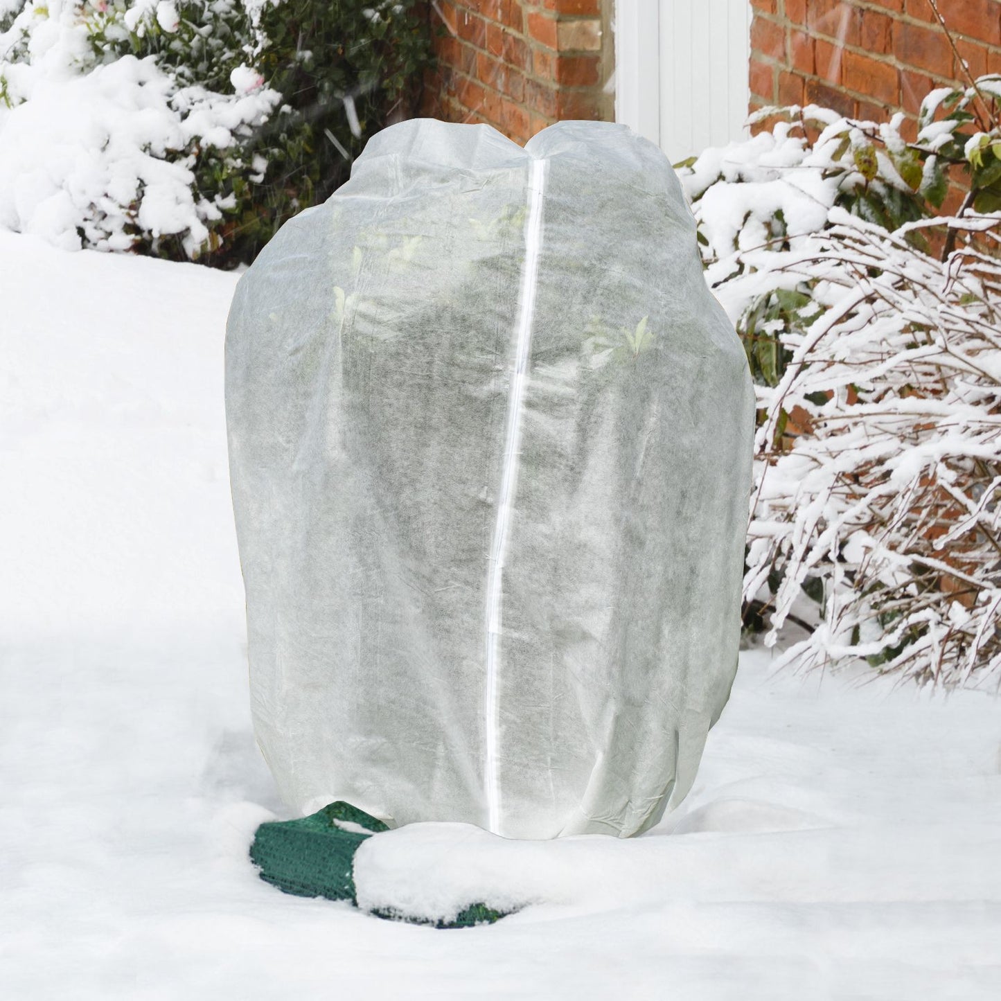 84inch*72inch Rectangular zippered greenhouse fabric bags for plant protection offer protection from cold, insects, and wind, with adjustable ventilation a must-have for increasing yields.