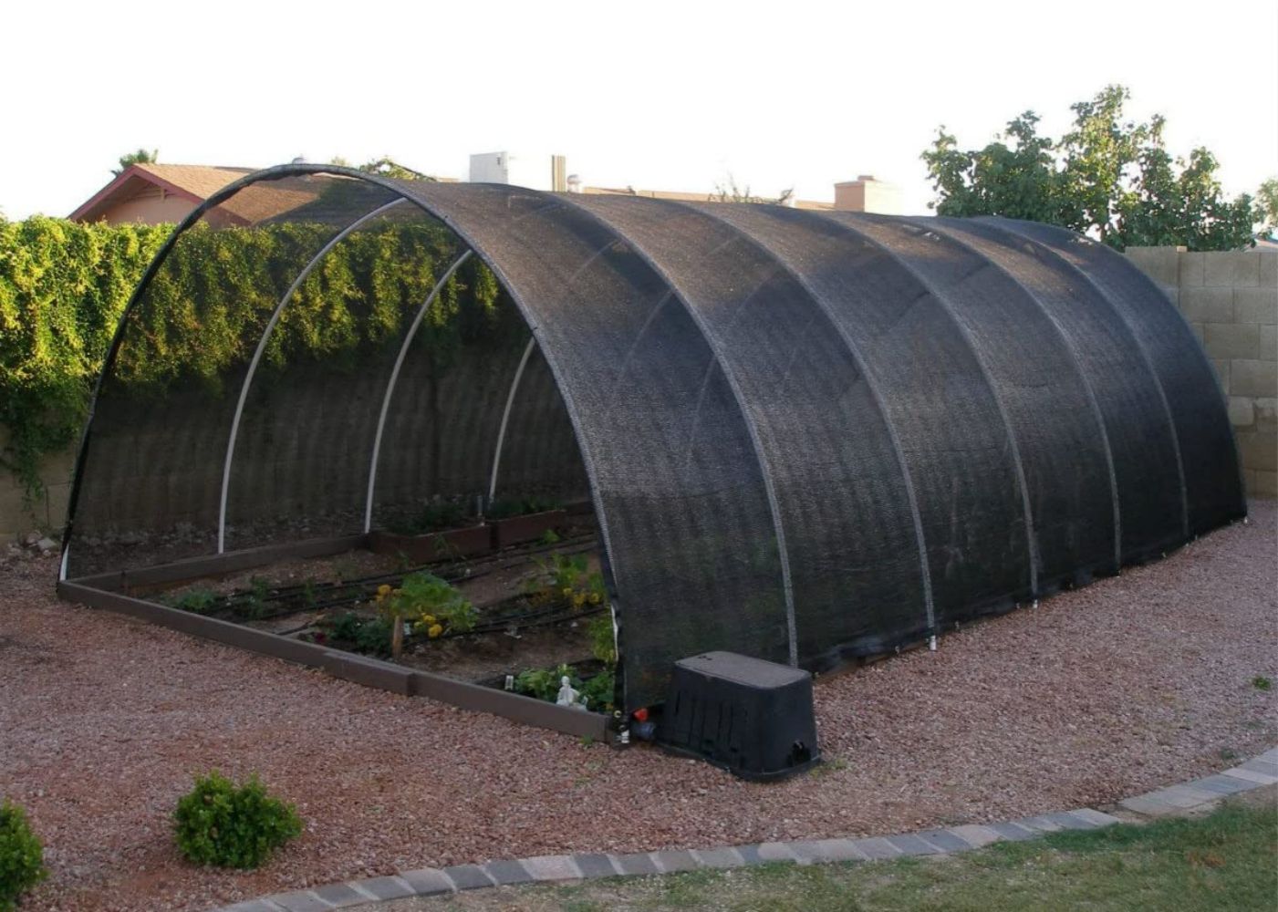 8ft*12ft Black shade net fabric provides efficient shading, premium materials, and an enhanced plant growth environment.