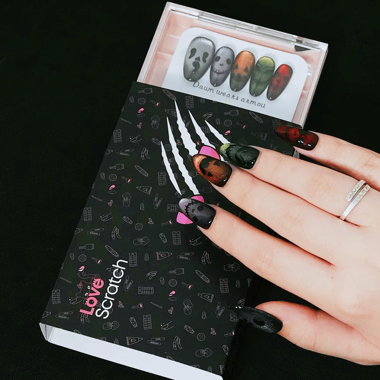 Love Scratch 10PCs 'Trick Faces' Handmade Press-on Nails