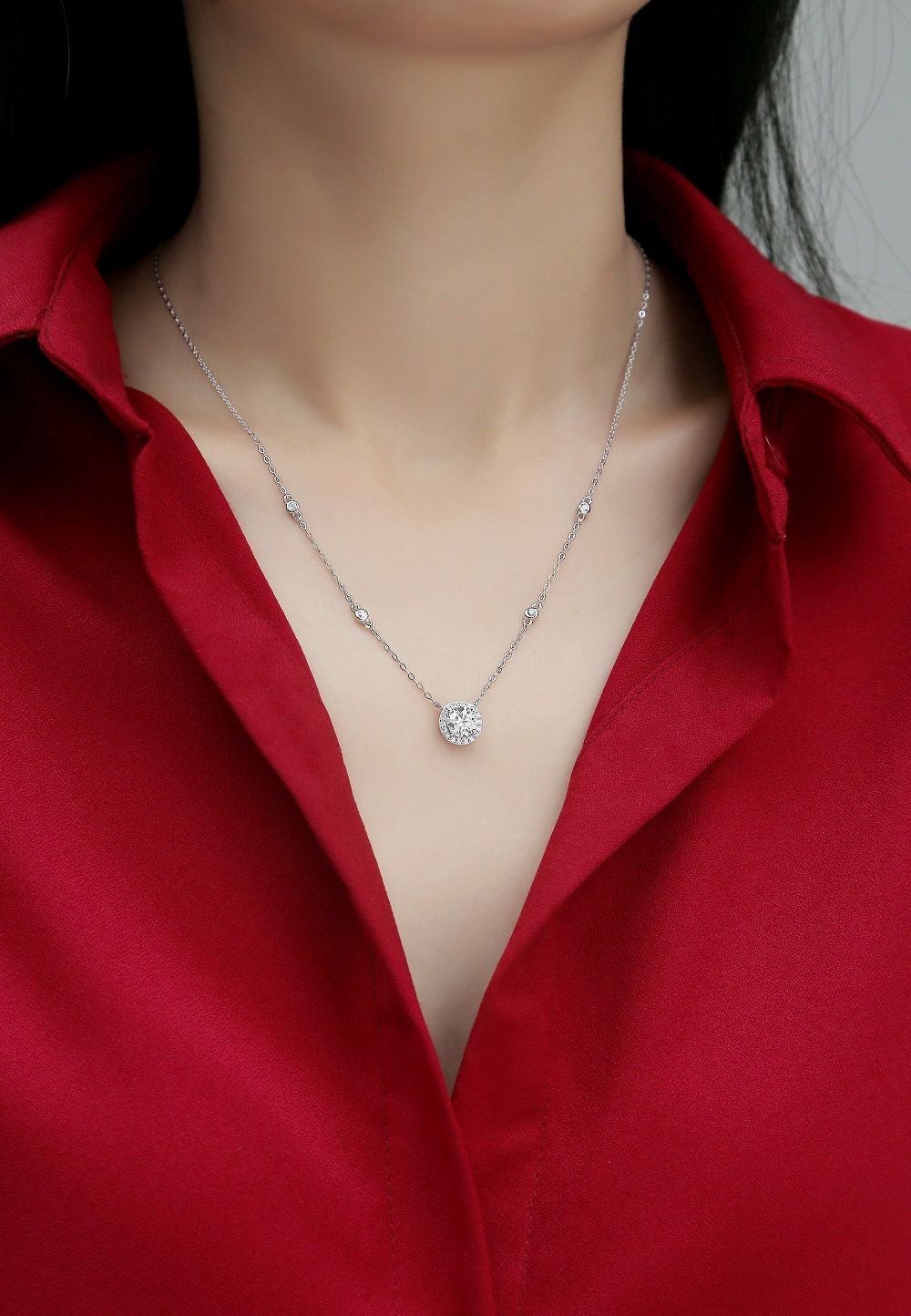 Starlight - A fashionable and trendy jewelry necklace pendant set with 1-carat, 2-carat and 3-carat Moissan diamonds in S925 sterling silver and platinum plating